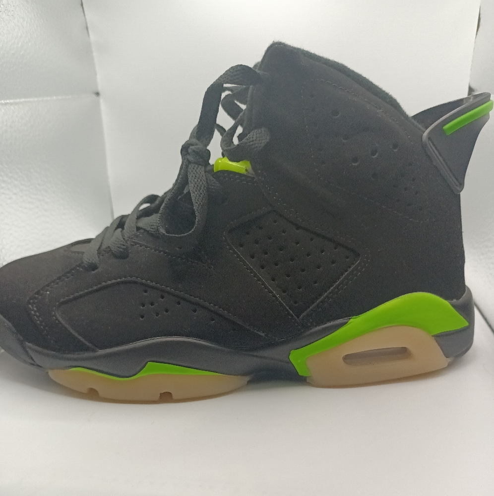Shoes - Picture 3 of 3